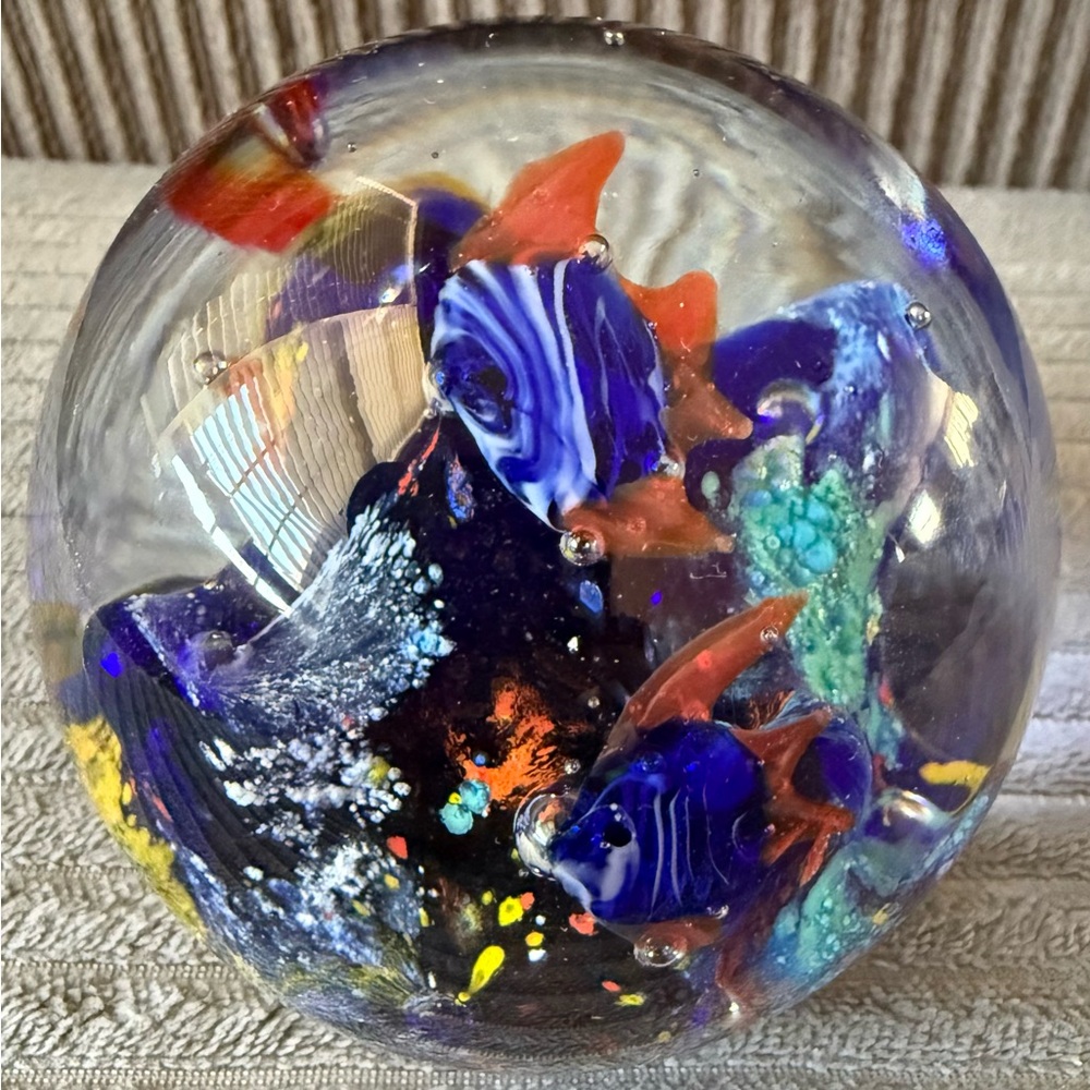 VTG Art Glass Bubbles Tropical Fish Ocean Paperweight Paper Weight